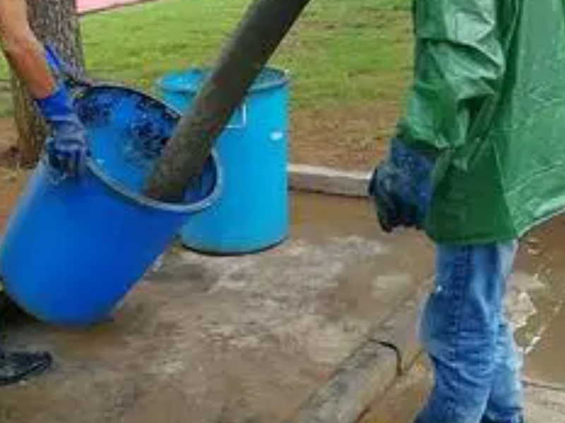 新华路新华西美林公馆万达周边疏通马桶，维修马桶水箱