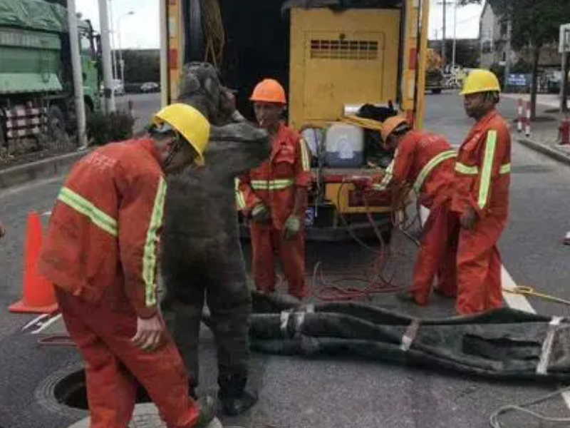 长宁新华路24小时马桶疏通热线~快速疏通各种马桶堵