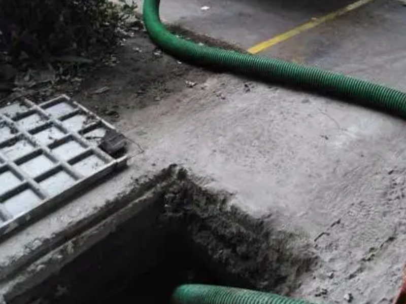 天山区团结路新华南路附近高压清洗管道疏通污水井