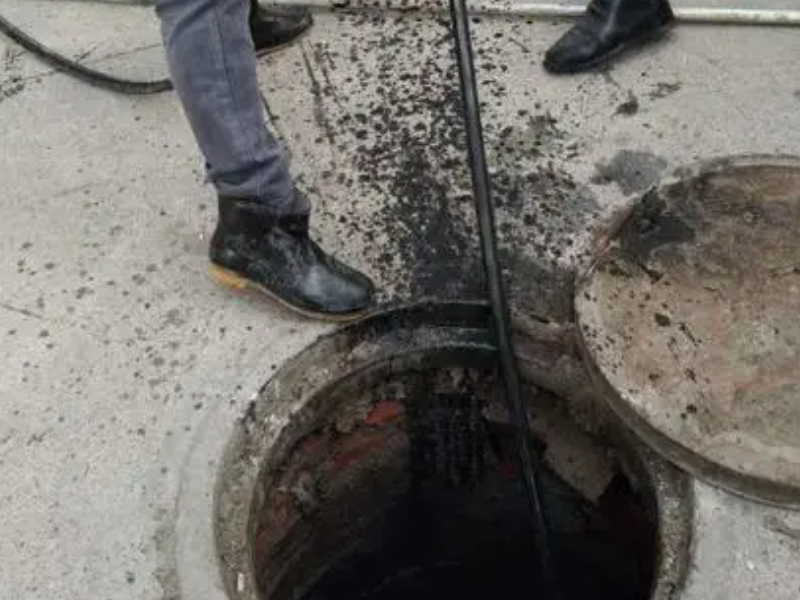 嘉逸花园新华苑疏通维修马桶下水道换管安装马桶防水补